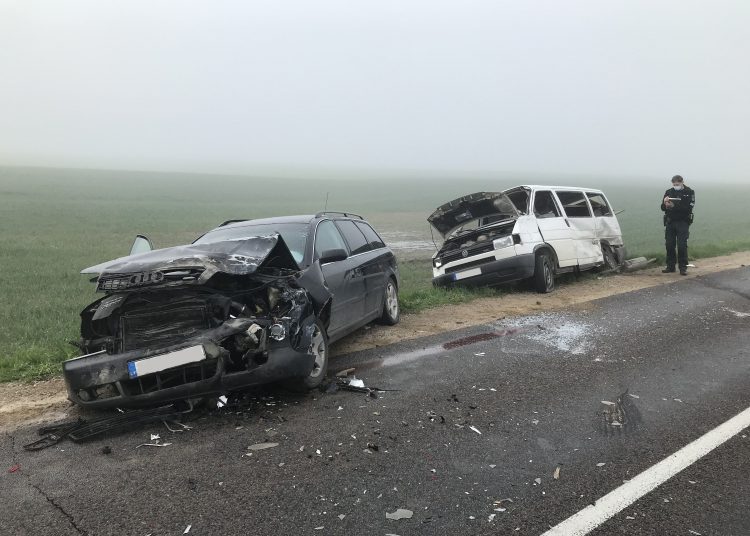 Manevras tirštame rūke sukėlė avariją