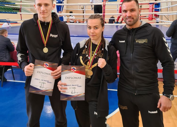 Jaunimo bokso čempionate iškovoti du bronzos medaliai