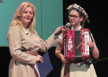 Biržuose liejosi armonikų melodijos