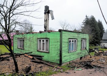 Ugnis baugina Kupreliškį: kaime įsiplieskė trečias gaisras