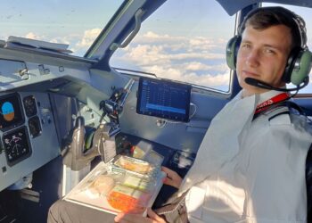 Seneliui davęs pažadą skraidyti