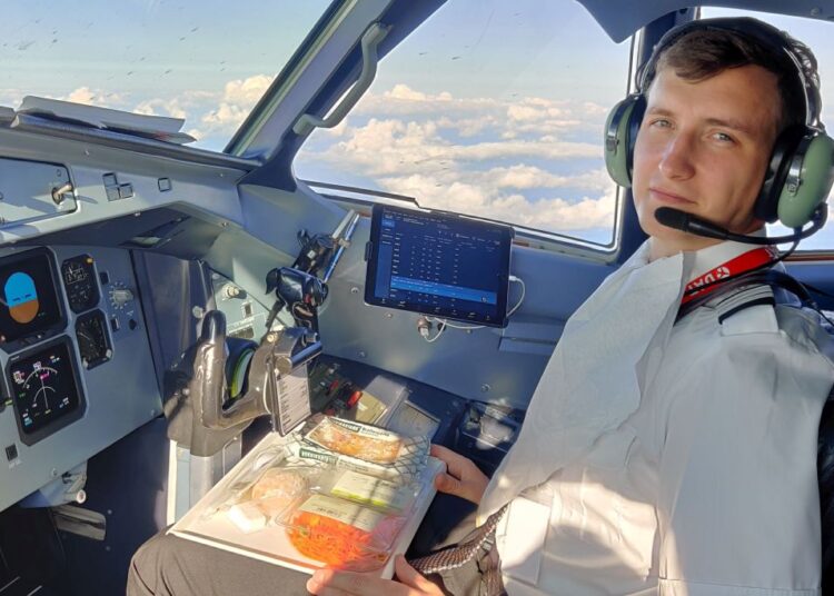 Seneliui davęs pažadą skraidyti