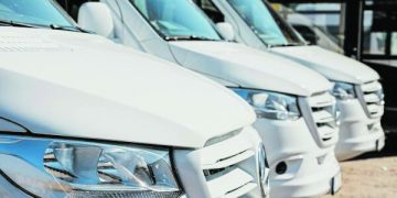 Keleiviai netilpo į autobusą