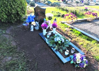 Pastatė paminklą mirusiam vaikų globos namų auklėtiniui