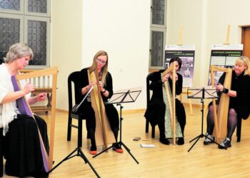 Skambėjo muzika ir poezija