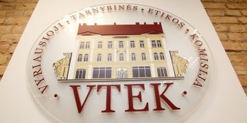 Etikos sargai vertins mero elgesį