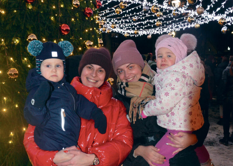 Biržuose jau šviečia kalėdinė eglė