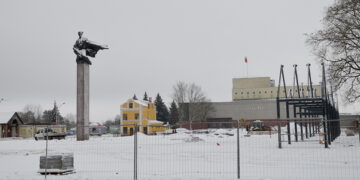 Ar statys varpinę buvusios bažnyčios vietoje?