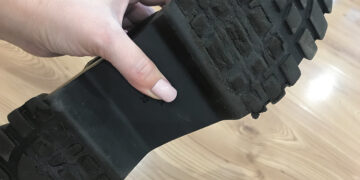 Druskos mišinys išėdė batus