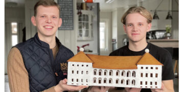 Šventėms iškepė meduolinę Biržų pilį