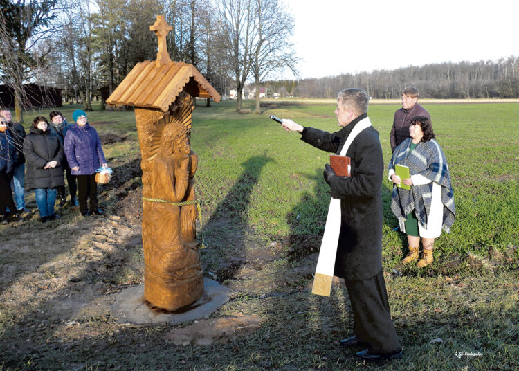 Šukioniškiai pastatė Rūpintojėlį