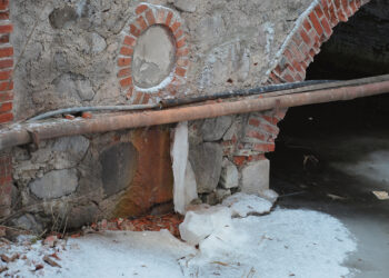 Ką tik atliktas Astravo tilto remontas šaukiasi naujo remonto