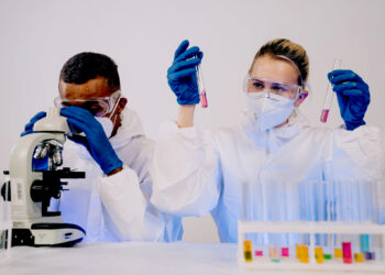 Ką reikėtų žinoti: COVID-19 ir PGR tyrimas (pgr testas), bei greitasis antigeno testas