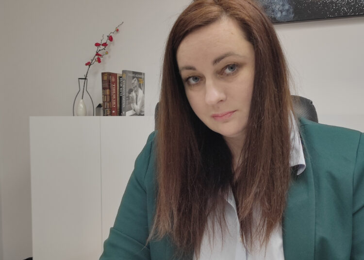 Ko iš tikrųjų siekia įmonę kritikuojantis politikas?