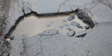Kiek savivaldybė turės ieškinių dėl duobių gatvėse?