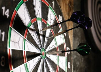 Smiginio žaidėjai iš garažų persikėlė į arenas