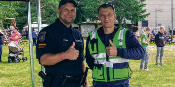 Jaustis reikalingiems visuomenei