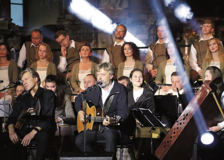 Legendinių bardų ir ansamblio „Lietuva“ koncertas „Dainuoju Tau gyvenimą“