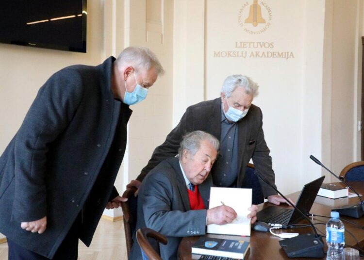 Lietuvos miestų bibliotekoms – tūkstančiai nemokamų mokslo populiarinimo knygų