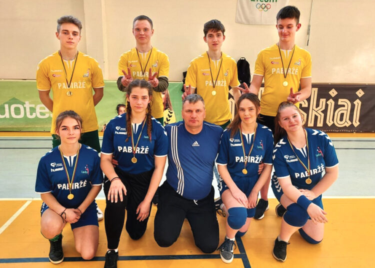 Moksleivių tinklinio turnyras Kovo 11-ajai paminėti