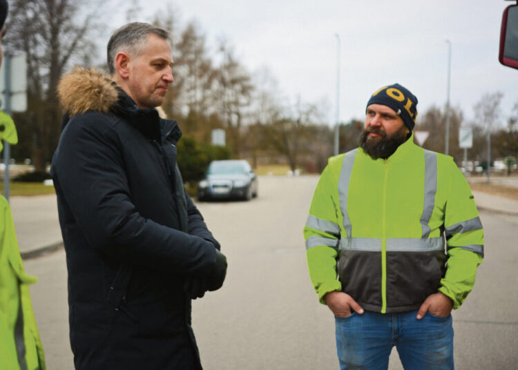 Biržiečiai į Ukrainą nuvežė rokiškėnų ugniagesių automobilį
