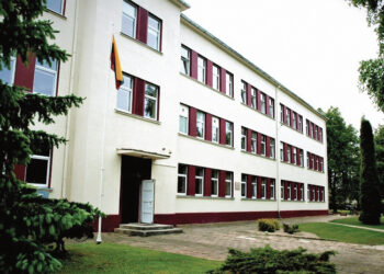 Apie vaiko sulaužytą nosį mokykla sužinojo tik iš laikraščio korespondentės