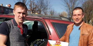 Padovanojo automobilį ir maisto produktų