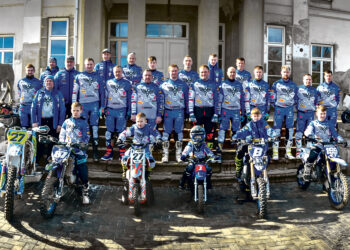 Motokrosininkai sezoną pradėjo fotosesija