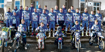 Motokrosininkai sezoną pradėjo fotosesija