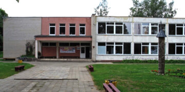 Skyriumi tapusios mokyklos – dar vienas išbandymas vaikams