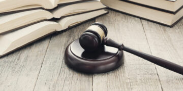 Teismas pradėjo nagrinėti bylą dėl galimos korupcijos Biržų savivaldybėje