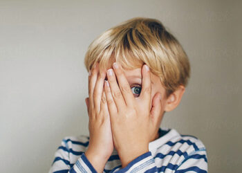 Kaip su vaikais ir paaugliais kalbėtis apie karą Ukrainoje?