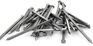 Karo Ukrainoje fone – apie vinis ir traktorius