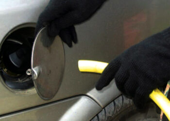 Apvogti parduotuvės griovėjai