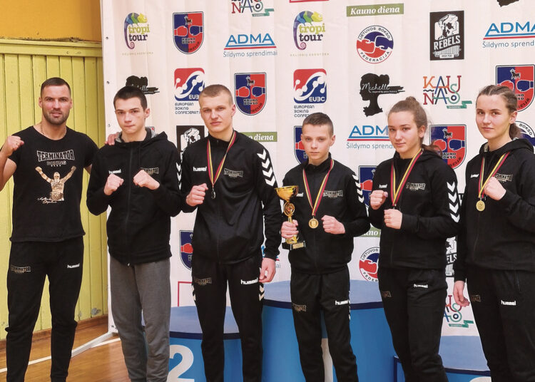 Jaunių bokso čempionate – saldus auksas ir kartus sidabras