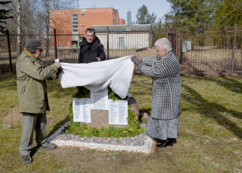 „Kiekviena tarmė yra kalba. Kiekviena kalba yra tarmė“