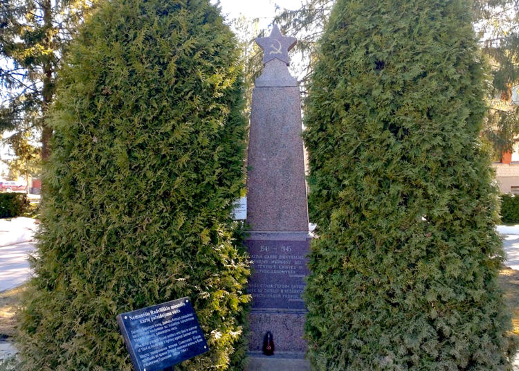 Sovietinių karių kapinėse šalins žvaigždes ir ideologizuotus užrašus