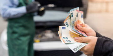 Seimo narys per tris mėnesius automobiliui išleido 1246 eurus