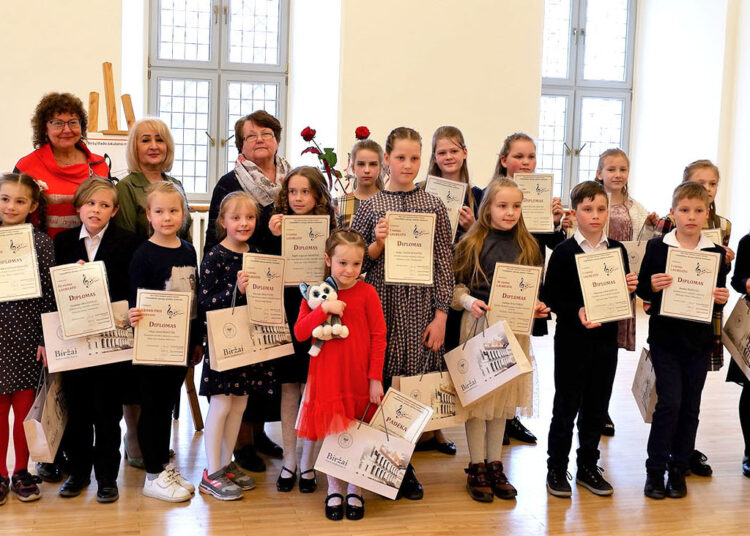 Diena su fortepijono muzika