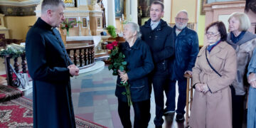 Vabalninkiečiai klebonui giedojo „Ilgiausių metų“