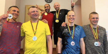 Komandoje su pakistaniečiu iškovota pirmoji vieta