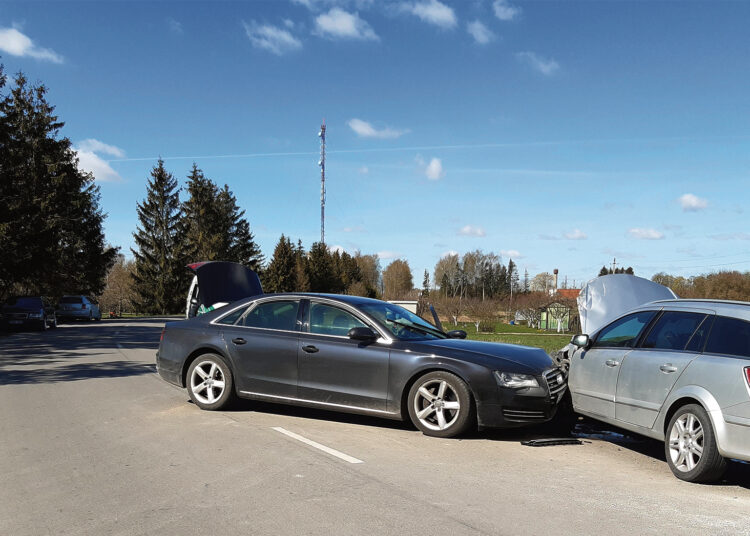 Susidūrė du automobiliai