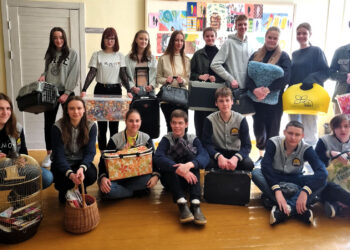 Į gimnaziją – su bulvių krepšiu