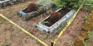 Pabiržės kapinėse atsivėrė smegduobė