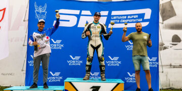 Tęsia gerą pasirodymą supermoto varžybose