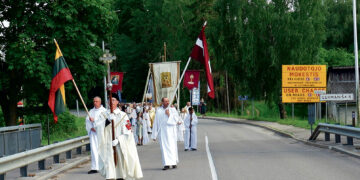 Devintinių iškilmė kvietė dviejų tautų bendrystei