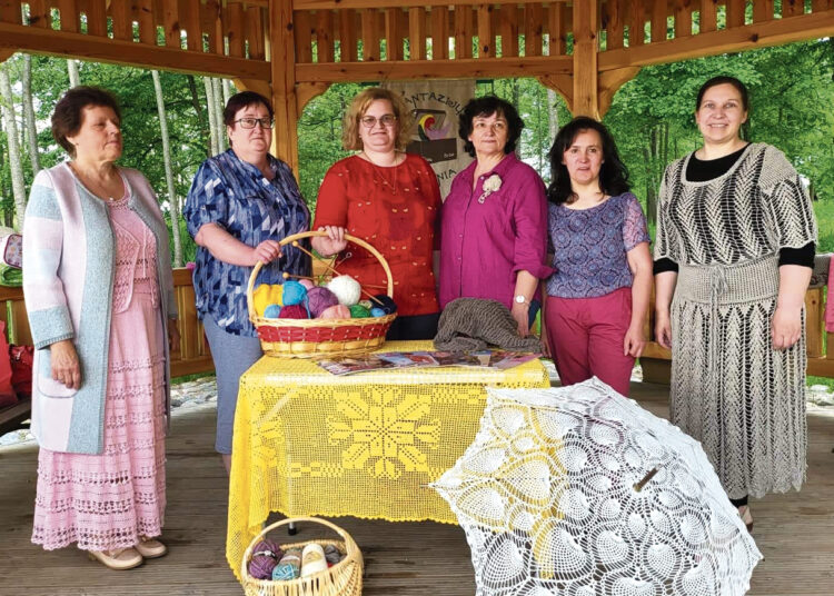 Mezgėjai sekmadienio popietei suteikė ryškių spalvų