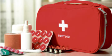 Vaistininkė patarė, ką vasarą turėti vaistinėlėje