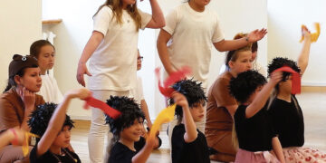 „Ežio namo“ premjera su gėlėmis ir aplodismentais