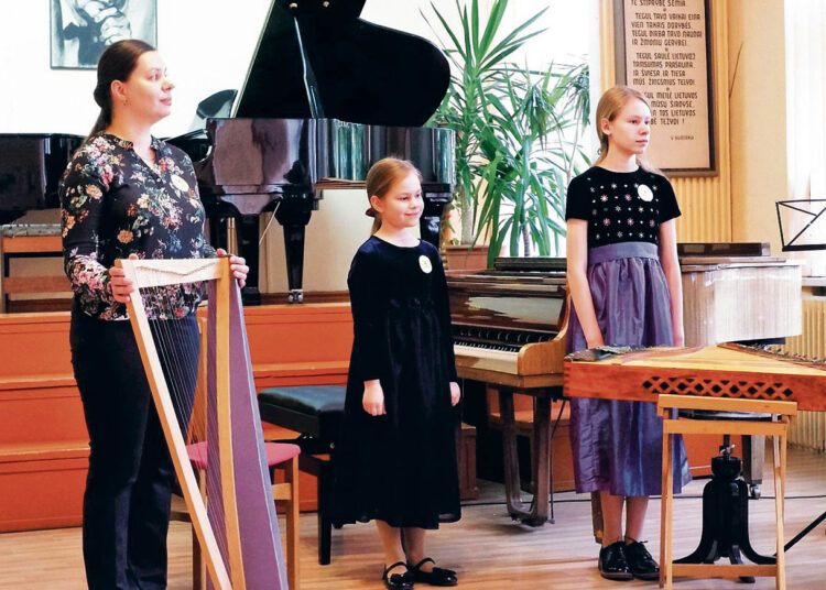 Muzikuojančios šeimos mokėsi Biržuose